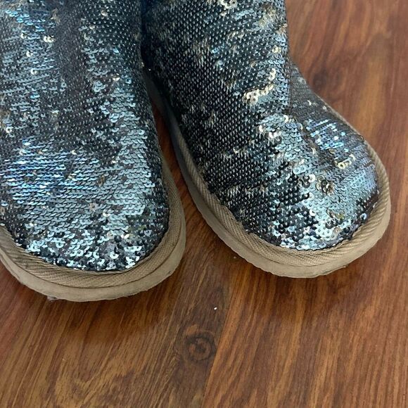 PINK Victoria PInK Victoria\'s Secret silver sequins fur lined booties boots size 8